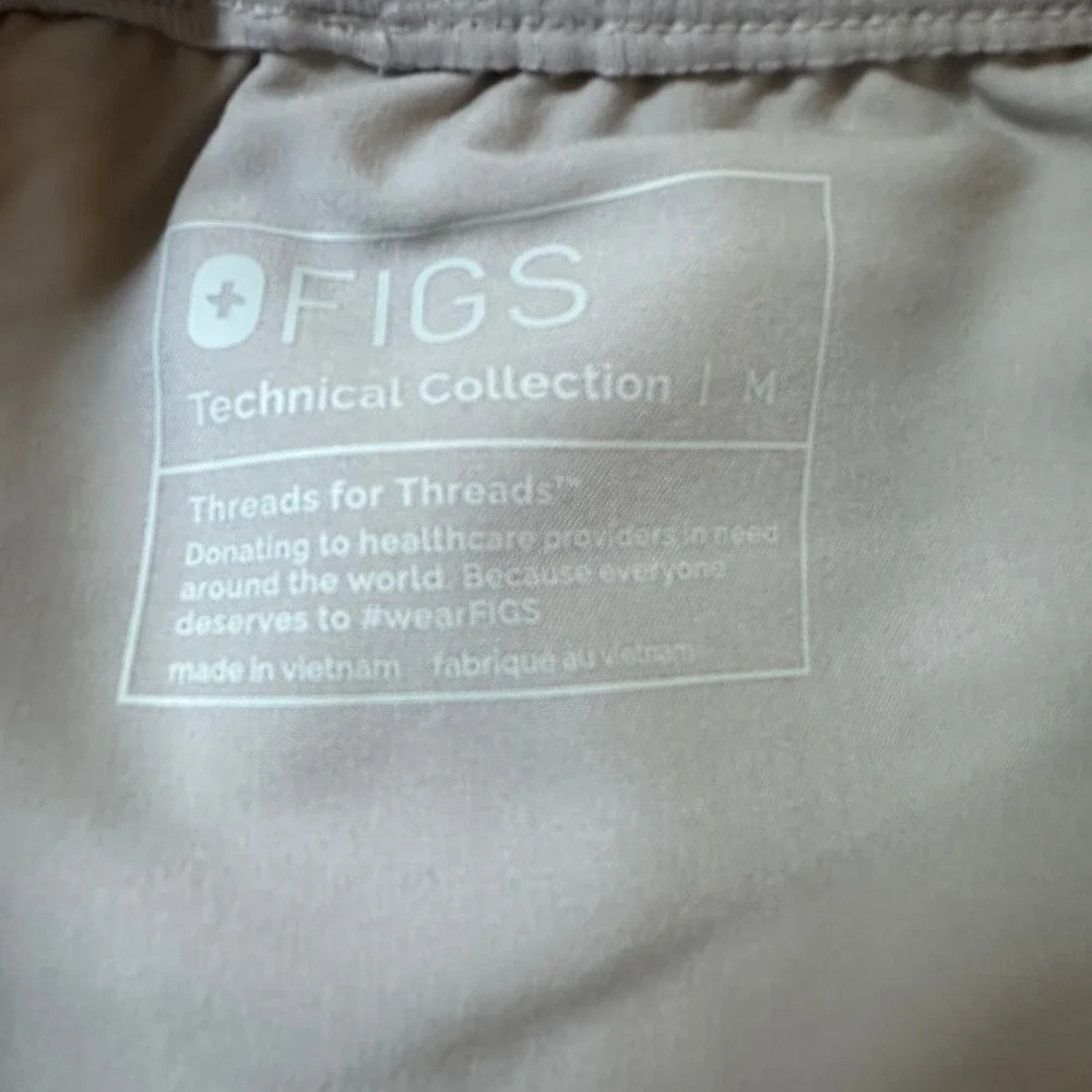 NEW FIGS Mens Axim Cargo Scrub Pants Medium Technical Collection 1000204R